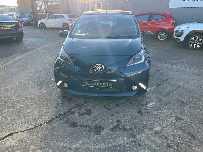 Toyota Aygo 1.0 VVT-i x-pression x-wave 5dr Petrol Manual Euro 5 Euro 5 (68 ps) 5dr Manual 2026