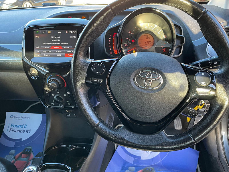 Toyota Aygo 1.0 VVT-i x-pression x-wave 5dr Petrol Manual Euro 5 Euro 5 (68 ps) 5dr Manual 2026