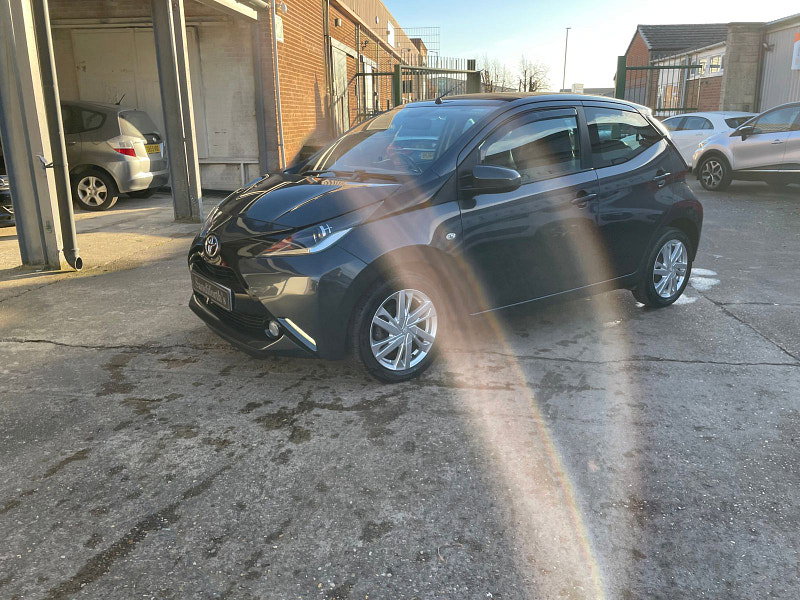Toyota Aygo 1.0 VVT-i x-pression x-wave 5dr Petrol Manual Euro 5 Euro 5 (68 ps) 5dr Manual 2026