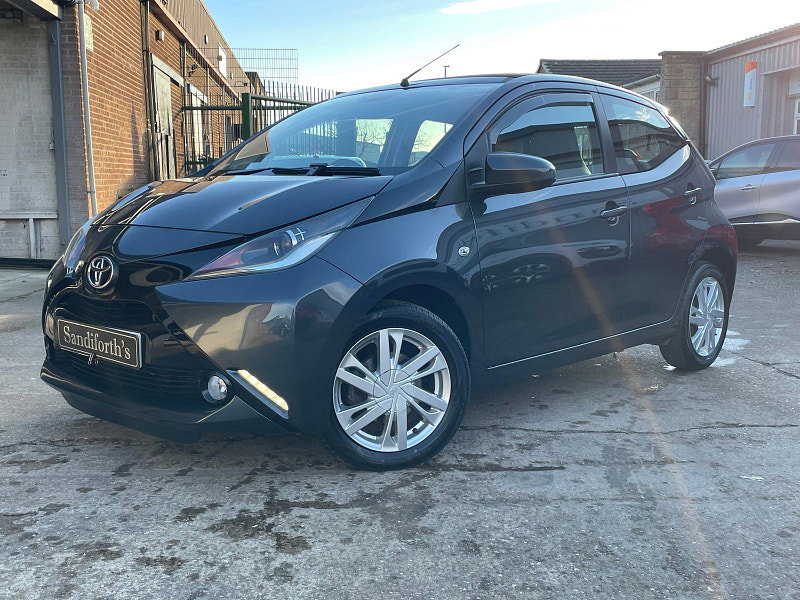 Toyota Aygo 1.0 VVT-i x-pression x-wave 5dr Petrol Manual Euro 5 Euro 5 (68 ps) 5dr Manual 2026