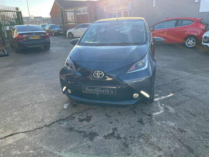 Toyota Aygo 1.0 VVT-i x-pression x-wave 5dr Petrol Manual Euro 5 Euro 5 (68 ps) 5dr Manual 2026