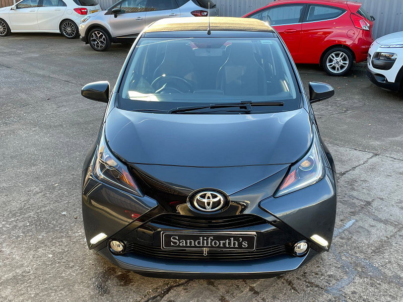 Toyota Aygo 1.0 VVT-i x-pression x-wave 5dr Petrol Manual Euro 5 Euro 5 (68 ps) 5dr Manual 2026