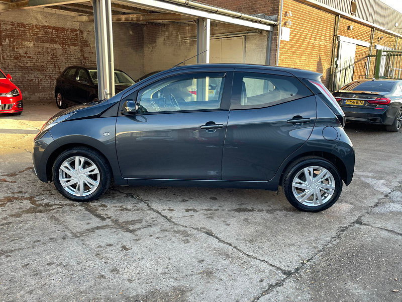 Toyota Aygo 1.0 VVT-i x-pression x-wave 5dr Petrol Manual Euro 5 Euro 5 (68 ps) 5dr Manual 2026