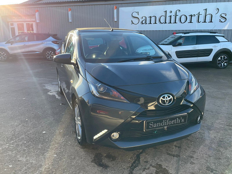 Toyota Aygo 1.0 VVT-i x-pression x-wave 5dr Petrol Manual Euro 5 Euro 5 (68 ps) 5dr Manual 2026