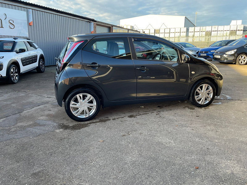 Toyota Aygo 1.0 VVT-i x-pression x-wave 5dr Petrol Manual Euro 5 Euro 5 (68 ps) 5dr Manual 2026