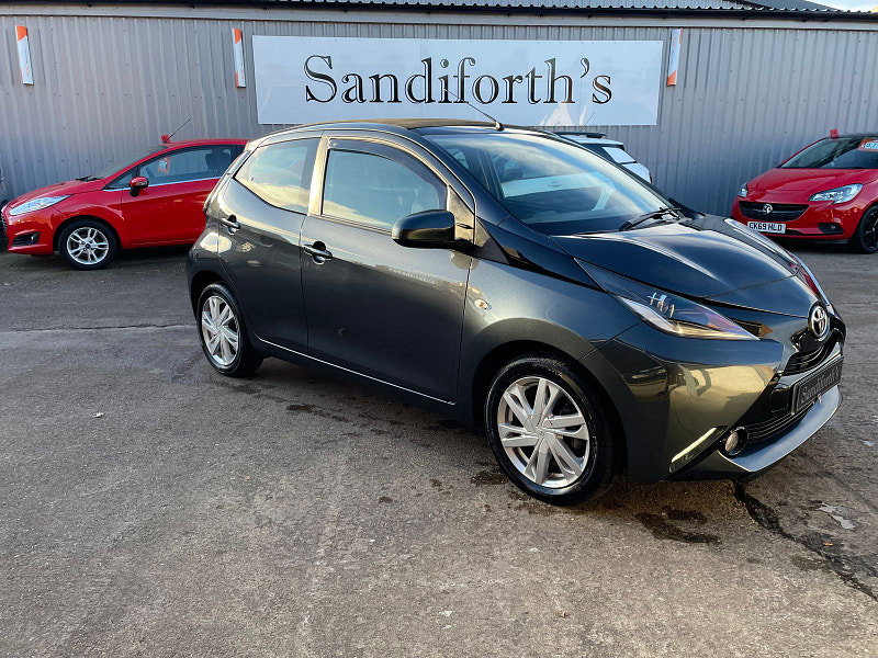 Toyota Aygo 1.0 VVT-i x-pression x-wave 5dr Petrol Manual Euro 5 Euro 5 (68 ps) 5dr Manual 2026