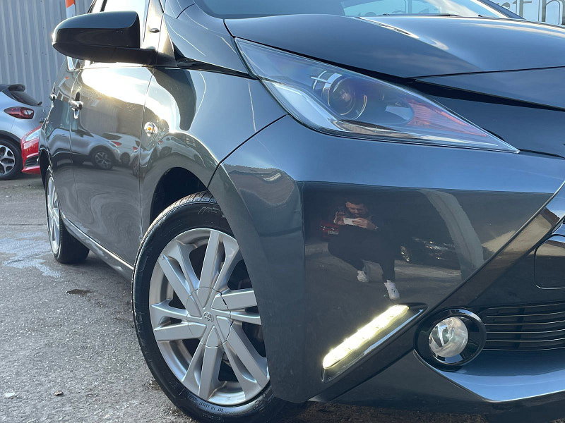 Toyota Aygo 1.0 VVT-i x-pression x-wave 5dr Petrol Manual Euro 5 Euro 5 (68 ps) 5dr Manual 2026