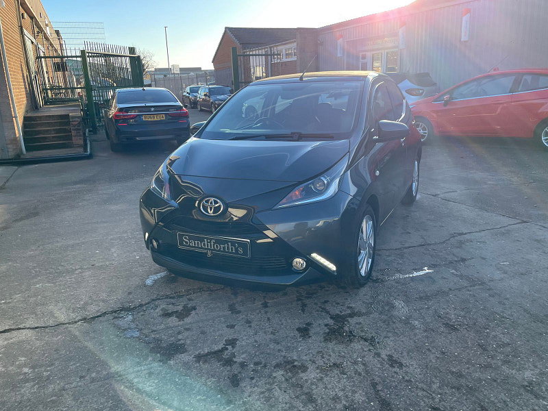 Toyota Aygo 1.0 VVT-i x-pression x-wave 5dr Petrol Manual Euro 5 Euro 5 (68 ps) 5dr Manual 2026