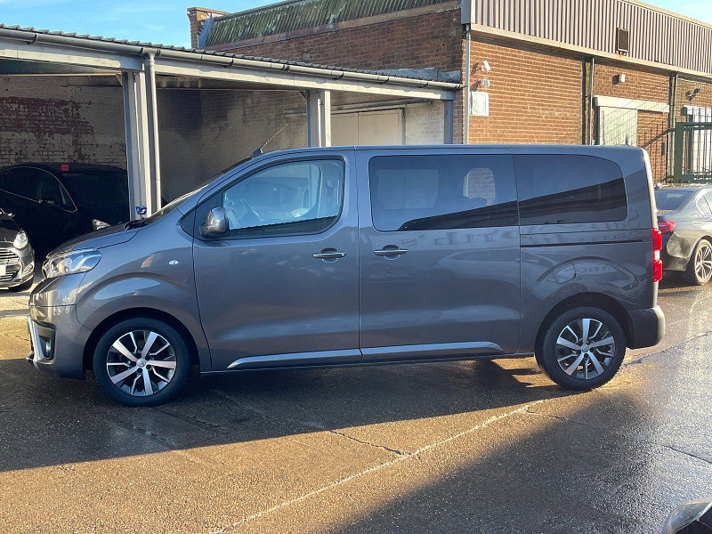 Toyota PROACE Verso 2.0D Family Medium MPV 5dr Diesel Manual MWB Euro 6 (s/s) (8 Seat) (150 ps) 5dr Manual 2026