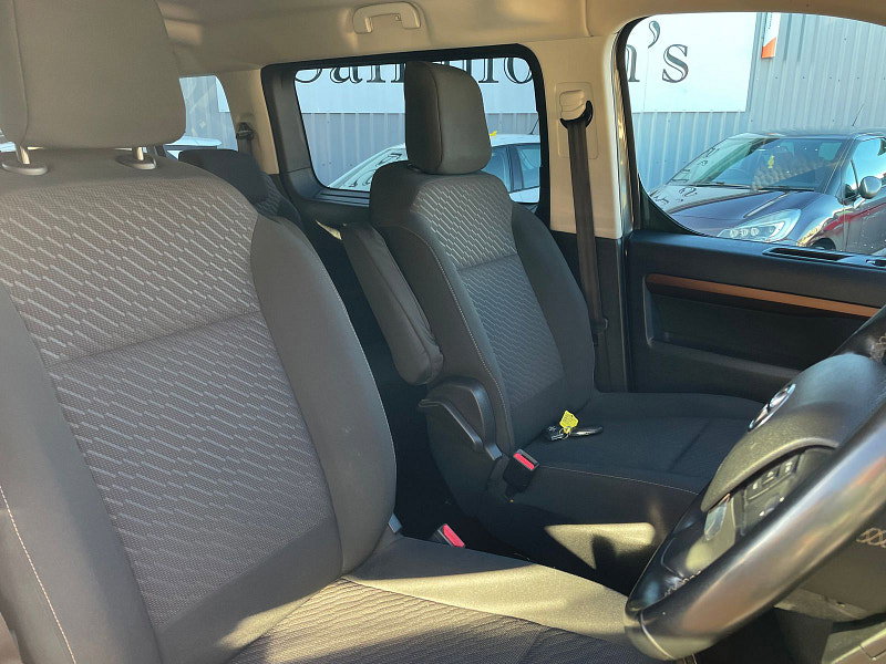 Toyota PROACE Verso 2.0D Family Medium MPV 5dr Diesel Manual MWB Euro 6 (s/s) (8 Seat) (150 ps) 5dr Manual 2026