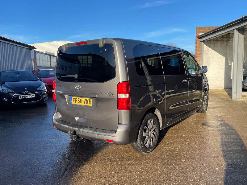 Toyota PROACE Verso 2.0D Family Medium MPV 5dr Diesel Manual MWB Euro 6 (s/s) (8 Seat) (150 ps) 5dr Manual 2026