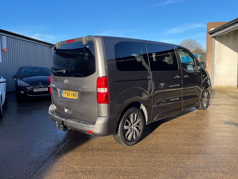 Toyota PROACE Verso 2.0D Family Medium MPV 5dr Diesel Manual MWB Euro 6 (s/s) (8 Seat) (150 ps) 5dr Manual 2026