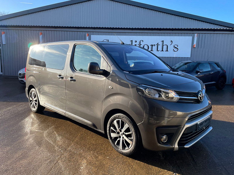 Toyota PROACE Verso 2.0D Family Medium MPV 5dr Diesel Manual MWB Euro 6 (s/s) (8 Seat) (150 ps) 5dr Manual 2026