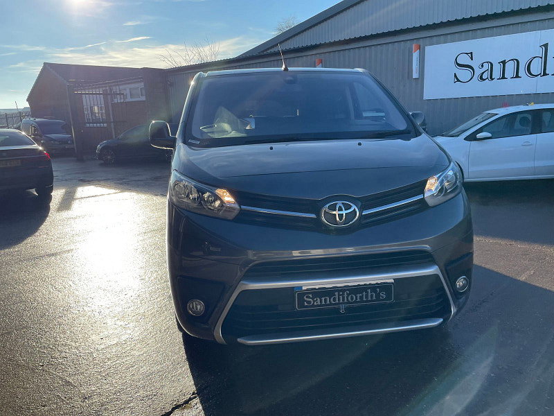 Toyota PROACE Verso 2.0D Family Medium MPV 5dr Diesel Manual MWB Euro 6 (s/s) (8 Seat) (150 ps) 5dr Manual 2026