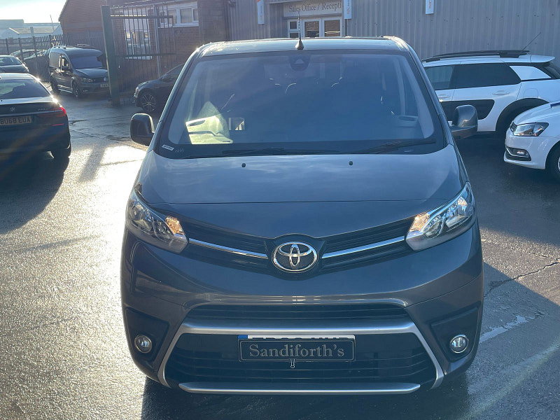 Toyota PROACE Verso 2.0D Family Medium MPV 5dr Diesel Manual MWB Euro 6 (s/s) (8 Seat) (150 ps) 5dr Manual 2026