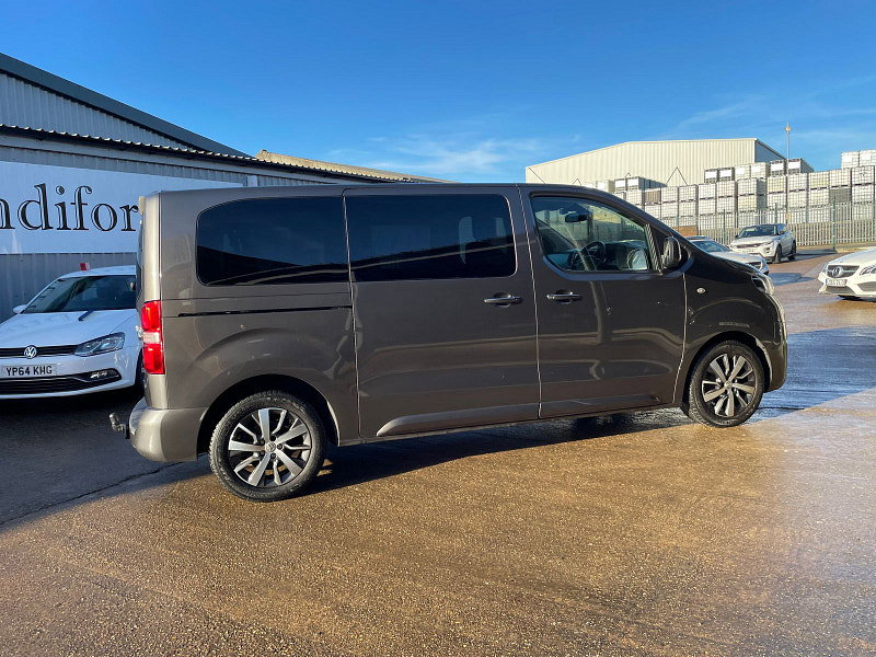 Toyota PROACE Verso 2.0D Family Medium MPV 5dr Diesel Manual MWB Euro 6 (s/s) (8 Seat) (150 ps) 5dr Manual 2026