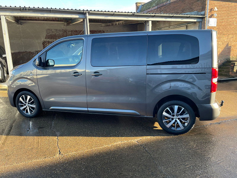 Toyota PROACE Verso 2.0D Family Medium MPV 5dr Diesel Manual MWB Euro 6 (s/s) (8 Seat) (150 ps) 5dr Manual 2026