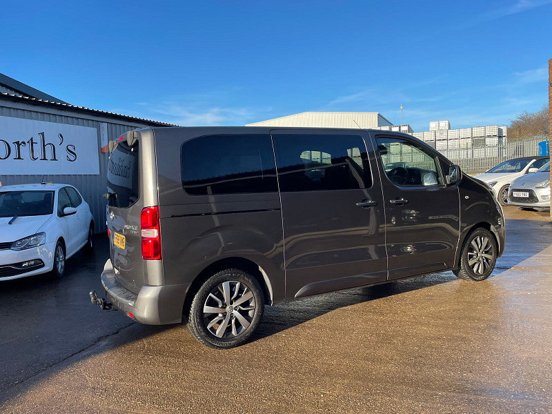 Toyota PROACE Verso 2.0D Family Medium MPV 5dr Diesel Manual MWB Euro 6 (s/s) (8 Seat) (150 ps) 5dr Manual 2026