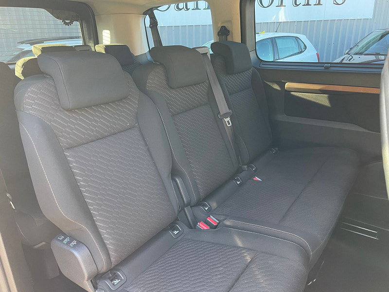Toyota PROACE Verso 2.0D Family Medium MPV 5dr Diesel Manual MWB Euro 6 (s/s) (8 Seat) (150 ps) 5dr Manual 2026