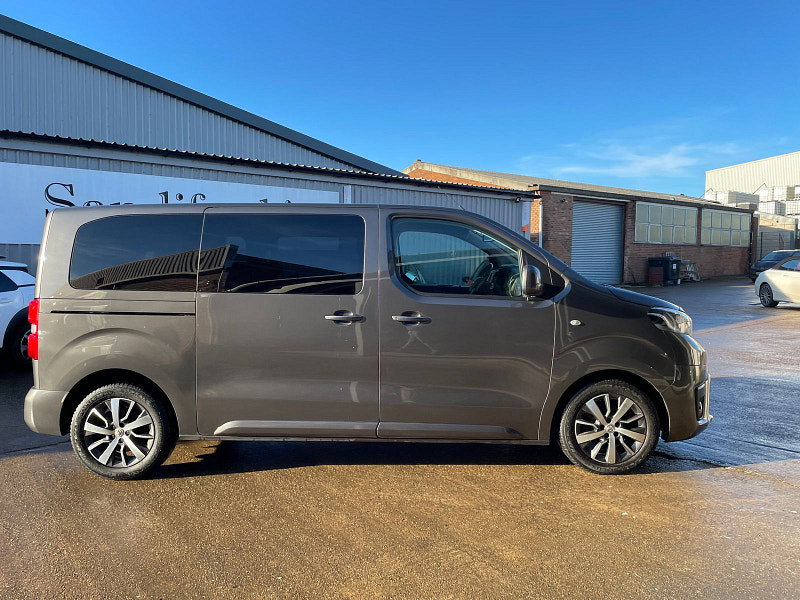 Toyota PROACE Verso 2.0D Family Medium MPV 5dr Diesel Manual MWB Euro 6 (s/s) (8 Seat) (150 ps) 5dr Manual 2026