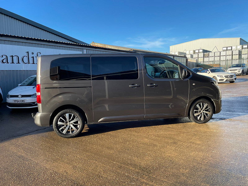 Toyota PROACE Verso 2.0D Family Medium MPV 5dr Diesel Manual MWB Euro 6 (s/s) (8 Seat) (150 ps) 5dr Manual 2026
