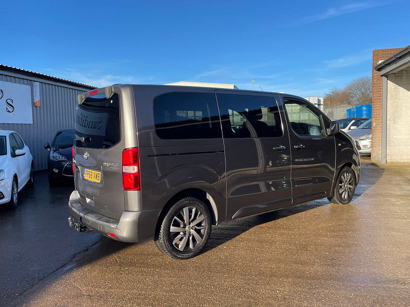 Toyota PROACE Verso 2.0D Family Medium MPV 5dr Diesel Manual MWB Euro 6 (s/s) (8 Seat) (150 ps) 5dr Manual 2026