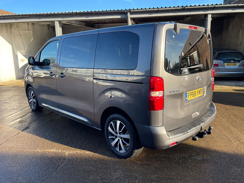 Toyota PROACE Verso 2.0D Family Medium MPV 5dr Diesel Manual MWB Euro 6 (s/s) (8 Seat) (150 ps) 5dr Manual 2026