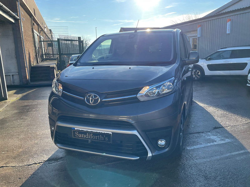 Toyota PROACE Verso 2.0D Family Medium MPV 5dr Diesel Manual MWB Euro 6 (s/s) (8 Seat) (150 ps) 5dr Manual 2026
