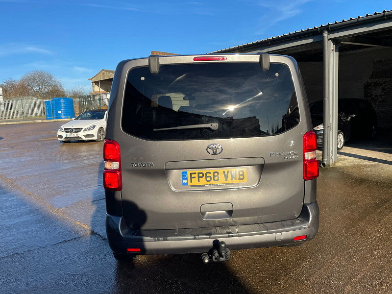 Toyota PROACE Verso 2.0D Family Medium MPV 5dr Diesel Manual MWB Euro 6 (s/s) (8 Seat) (150 ps) 5dr Manual 2026