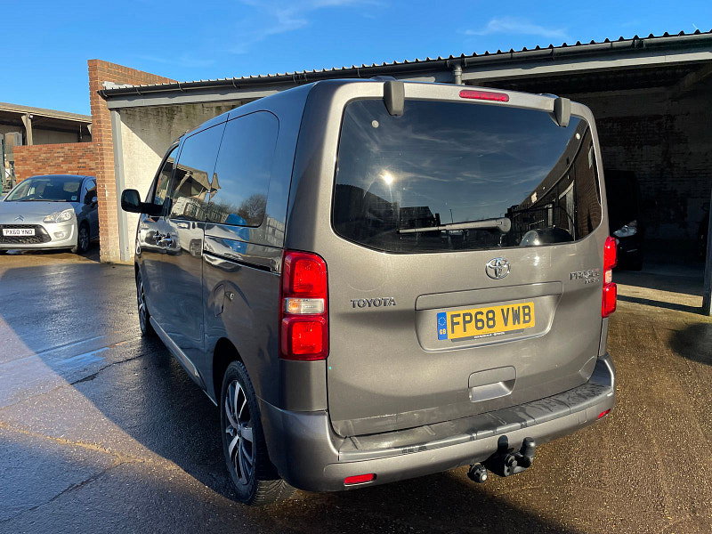 Toyota PROACE Verso 2.0D Family Medium MPV 5dr Diesel Manual MWB Euro 6 (s/s) (8 Seat) (150 ps) 5dr Manual 2026