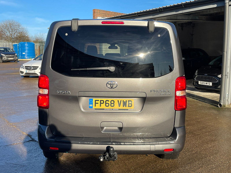Toyota PROACE Verso 2.0D Family Medium MPV 5dr Diesel Manual MWB Euro 6 (s/s) (8 Seat) (150 ps) 5dr Manual 2026