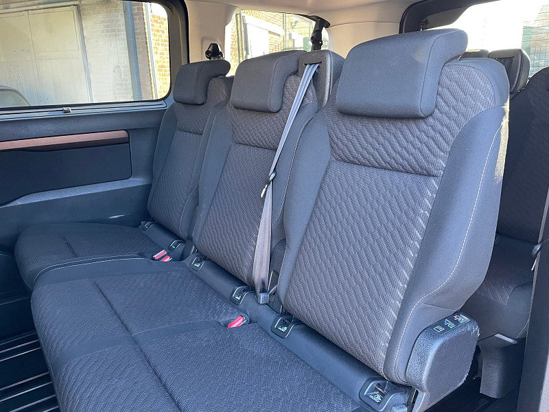 Toyota PROACE Verso 2.0D Family Medium MPV 5dr Diesel Manual MWB Euro 6 (s/s) (8 Seat) (150 ps) 5dr Manual 2026