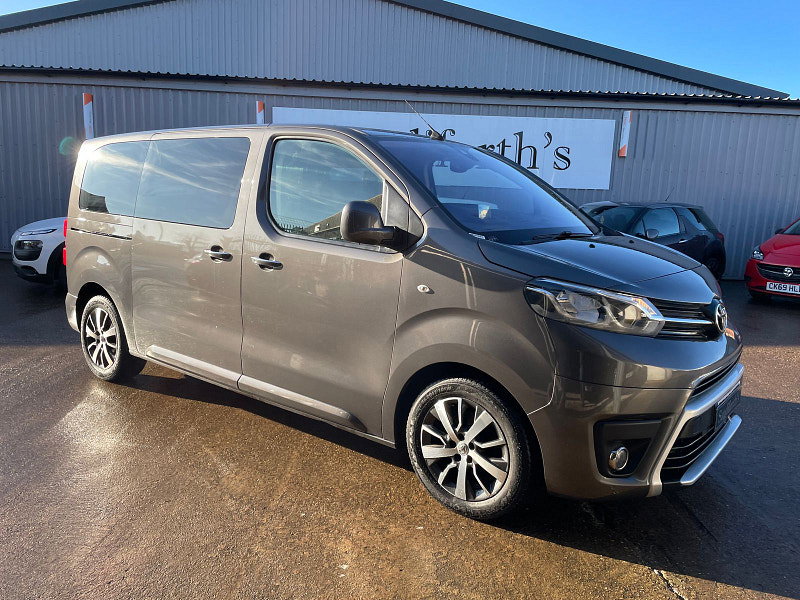 Toyota PROACE Verso 2.0D Family Medium MPV 5dr Diesel Manual MWB Euro 6 (s/s) (8 Seat) (150 ps) 5dr Manual 2026