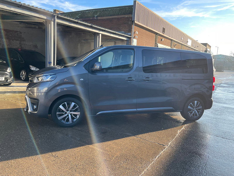 Toyota PROACE Verso 2.0D Family Medium MPV 5dr Diesel Manual MWB Euro 6 (s/s) (8 Seat) (150 ps) 5dr Manual 2026