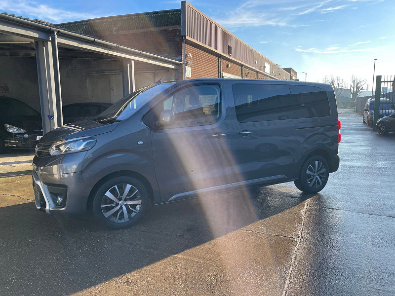 Toyota PROACE Verso 2.0D Family Medium MPV 5dr Diesel Manual MWB Euro 6 (s/s) (8 Seat) (150 ps) 5dr Manual 2026