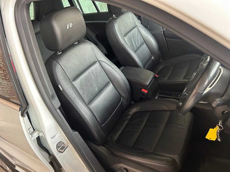 Volkswagen Tiguan 2.0 TDI BlueMotion Tech R-Line SUV 5dr Diesel DSG 4WD Euro 5 (s/s) (Nav) (140 ps) 5dr Automatic 2026