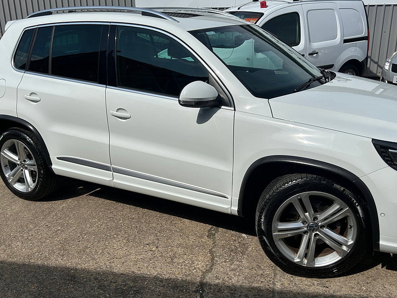Volkswagen Tiguan 2.0 TDI BlueMotion Tech R-Line SUV 5dr Diesel DSG 4WD Euro 5 (s/s) (Nav) (140 ps) 5dr Automatic 2026