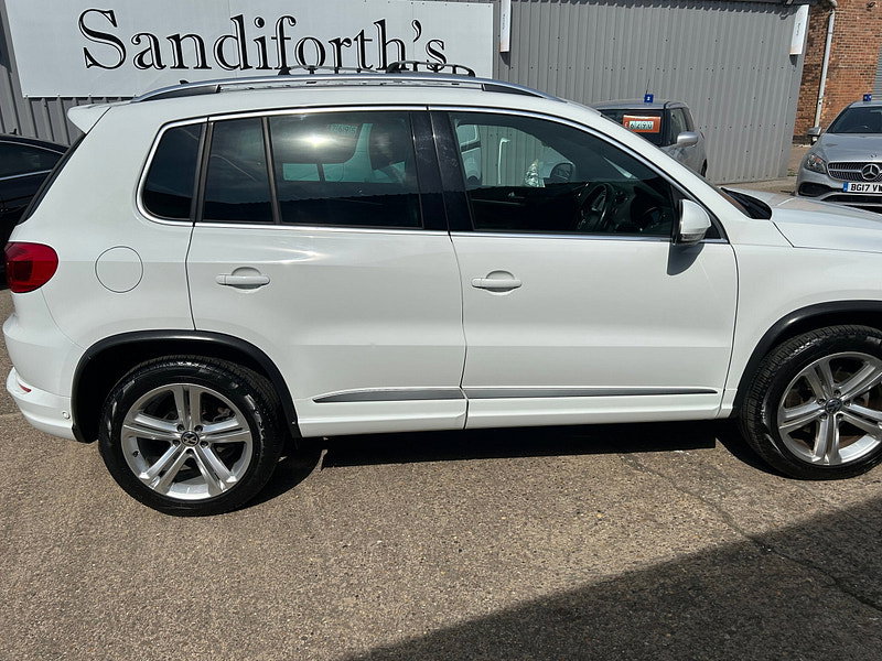 Volkswagen Tiguan 2.0 TDI BlueMotion Tech R-Line SUV 5dr Diesel DSG 4WD Euro 5 (s/s) (Nav) (140 ps) 5dr Automatic 2026