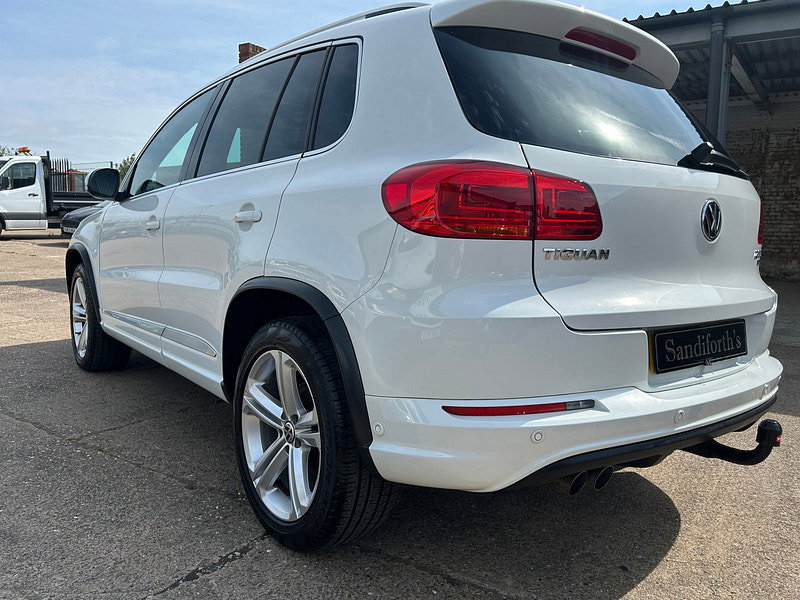 Volkswagen Tiguan 2.0 TDI BlueMotion Tech R-Line SUV 5dr Diesel DSG 4WD Euro 5 (s/s) (Nav) (140 ps) 5dr Automatic 2026
