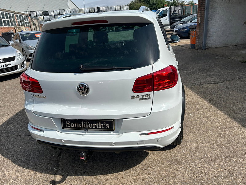 Volkswagen Tiguan 2.0 TDI BlueMotion Tech R-Line SUV 5dr Diesel DSG 4WD Euro 5 (s/s) (Nav) (140 ps) 5dr Automatic 2026