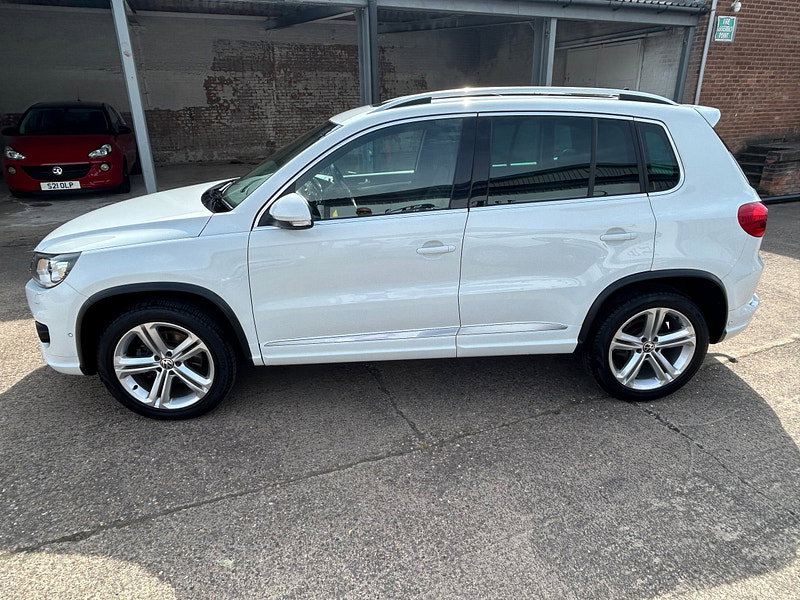 Volkswagen Tiguan 2.0 TDI BlueMotion Tech R-Line SUV 5dr Diesel DSG 4WD Euro 5 (s/s) (Nav) (140 ps) 5dr Automatic 2026