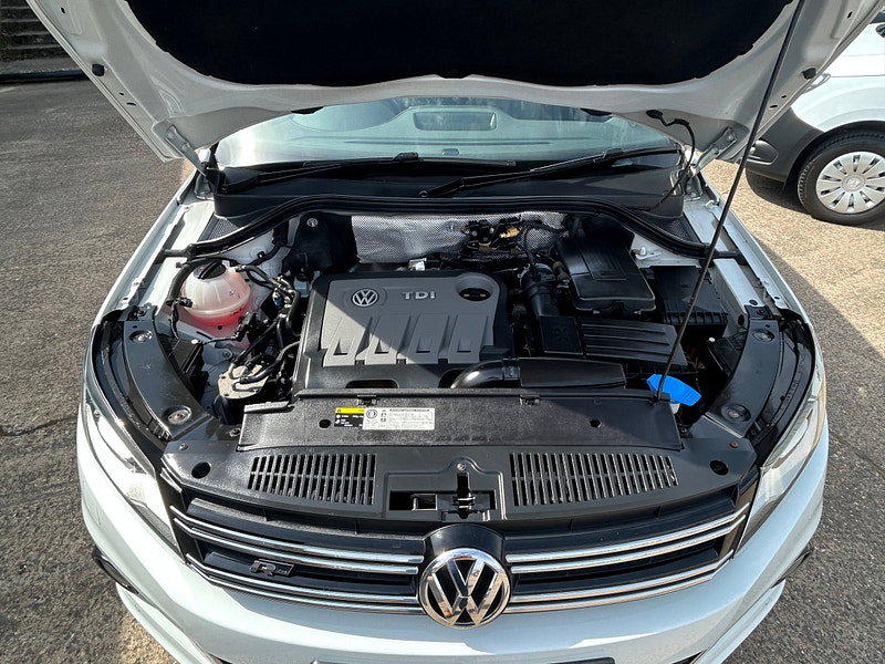 Volkswagen Tiguan 2.0 TDI BlueMotion Tech R-Line SUV 5dr Diesel DSG 4WD Euro 5 (s/s) (Nav) (140 ps) 5dr Automatic 2026