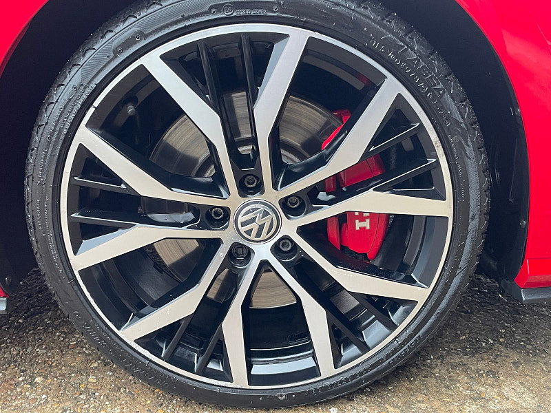Volkswagen Golf 2.0 TSI GPF GTI Performance Hatchback 3dr Petrol DSG Euro 6 (s/s) (245 ps) 3dr Automatic 2026