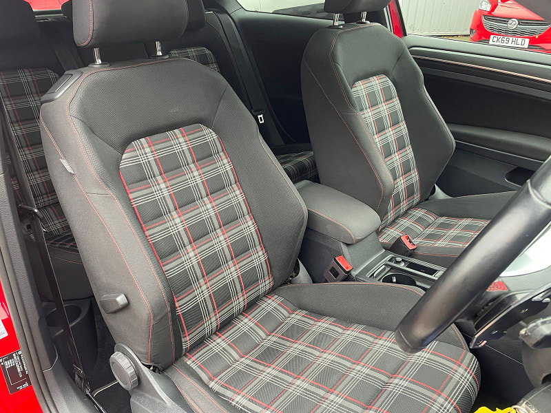 Volkswagen Golf 2.0 TSI GPF GTI Performance Hatchback 3dr Petrol DSG Euro 6 (s/s) (245 ps) 3dr Automatic 2026