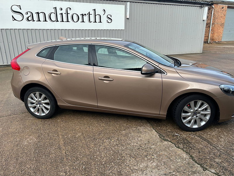 Volvo V40 2.0 D2 SE Lux Nav Hatchback 5dr Diesel Auto Euro 6 (s/s) (120 ps) 5dr Automatic 2026