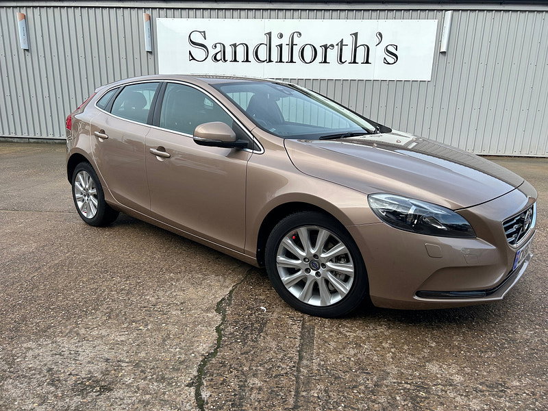 Volvo V40 2.0 D2 SE Lux Nav Hatchback 5dr Diesel Auto Euro 6 (s/s) (120 ps) 5dr Automatic 2026
