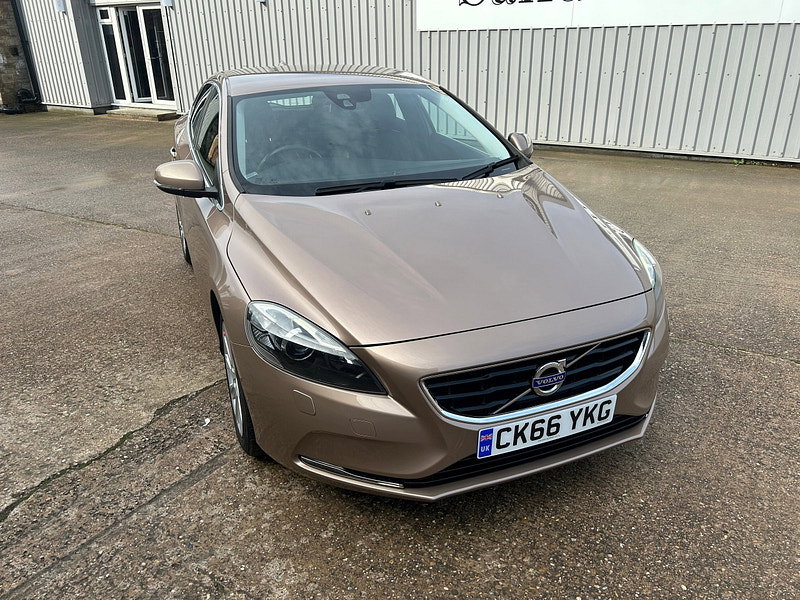 Volvo V40 2.0 D2 SE Lux Nav Hatchback 5dr Diesel Auto Euro 6 (s/s) (120 ps) 5dr Automatic 2026