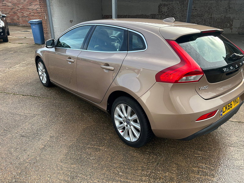 Volvo V40 2.0 D2 SE Lux Nav Hatchback 5dr Diesel Auto Euro 6 (s/s) (120 ps) 5dr Automatic 2026