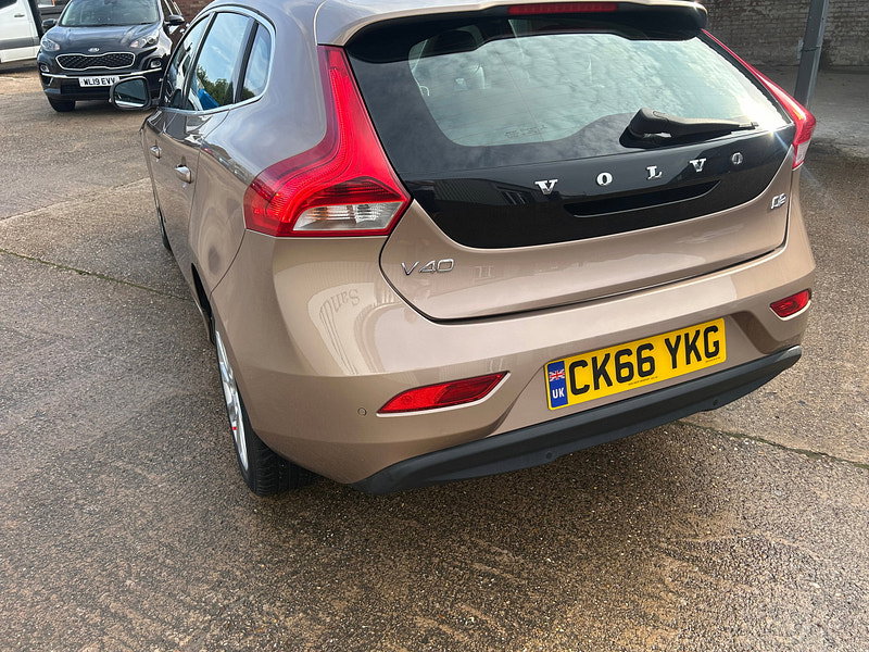 Volvo V40 2.0 D2 SE Lux Nav Hatchback 5dr Diesel Auto Euro 6 (s/s) (120 ps) 5dr Automatic 2026