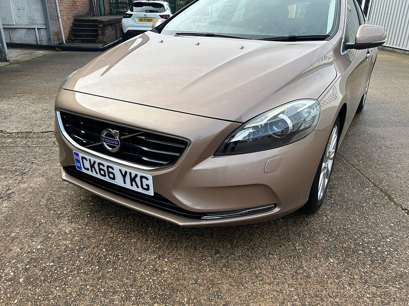 Volvo V40 2.0 D2 SE Lux Nav Hatchback 5dr Diesel Auto Euro 6 (s/s) (120 ps) 5dr Automatic 2026